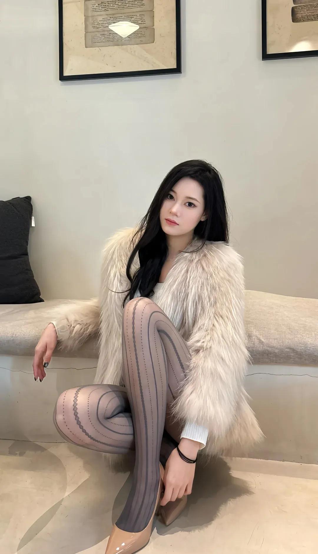 梦想无论怎样模糊，总潜伏在我们心底，使我们的心境永远得不到宁静，直到这些梦想成为