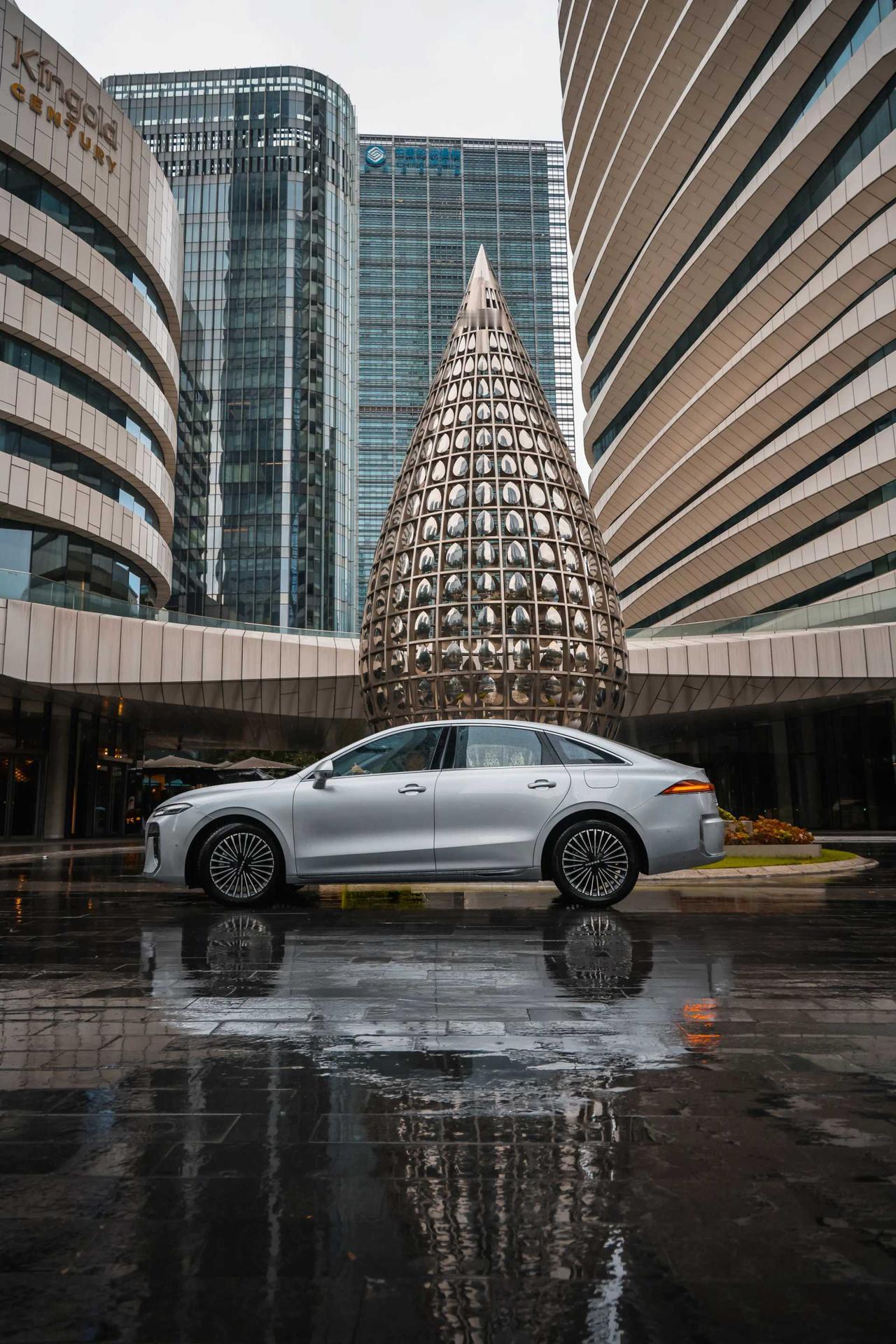 看到老版一元人民币上的女子找到的消息，她今年65岁了。时间真是把杀猪刀啊，那张一