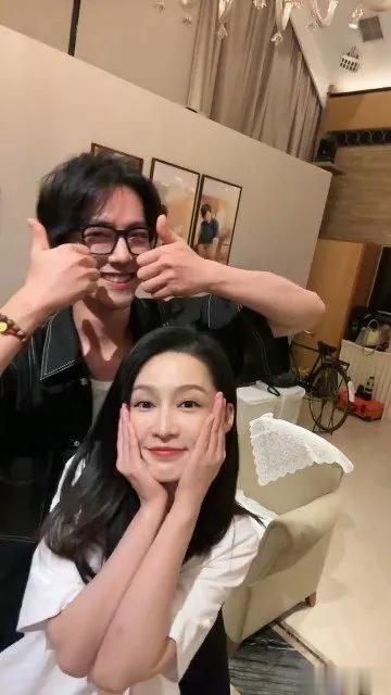 这对会不会成为第二对罗晋跟唐嫣，两人已经合作五次，三次演情侣。
两人看着配一脸，