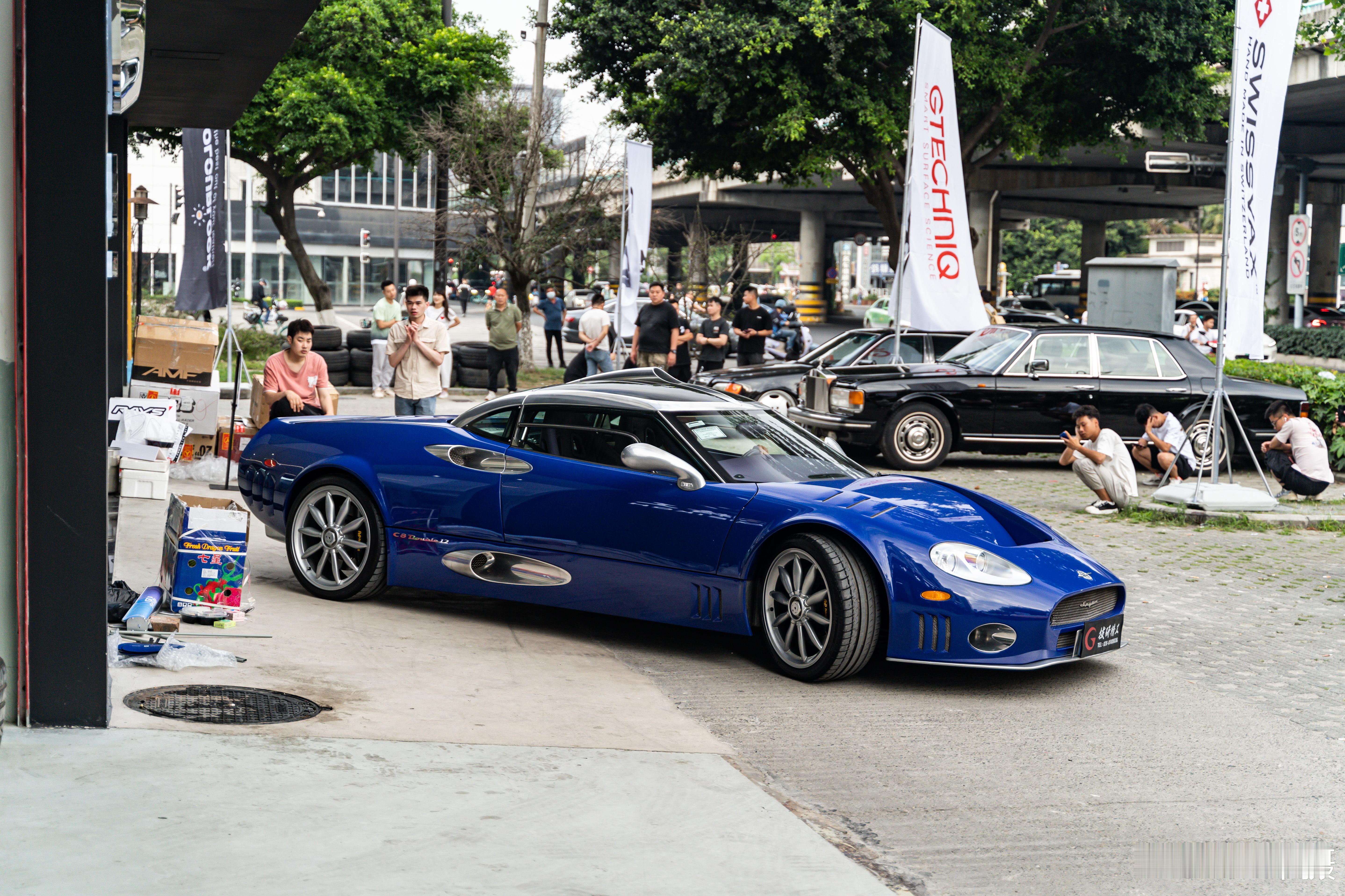 SPYKER C8一台稀有的纯手工打造的荷兰超跑，相比起其他各种超跑在银幕上的频