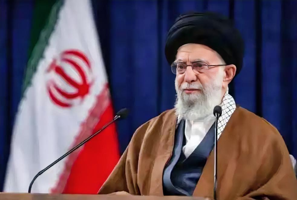 美伊战事一触即发，特朗普急挥关税大棒直指中国！
 
中东局势剑拔弩张，美伊大战已