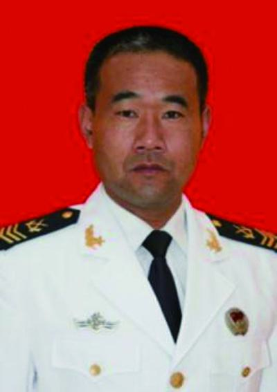 邹伟，男，1973年10月出生，辽宁丹东人，1991年12月入伍，1995年8月