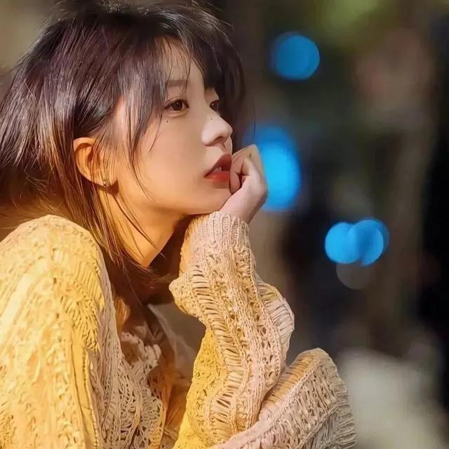 轻纱笼月影，幽思入梦魂。玉颜轻纱 轻纱雾影照 雾轻纱 轻纱雅韵 轻纱梦境 轻纱书