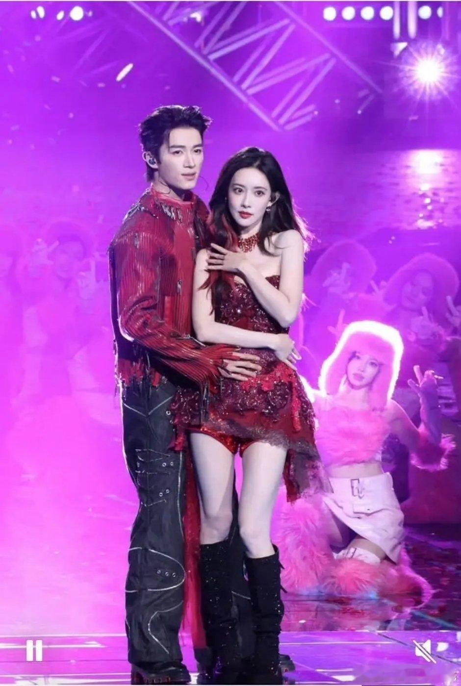 跨年彩排舞台美照，孟娇娇与王京泽💃🏻 