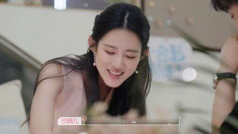 沙玥儿直说感觉你经历很丰富心动的信号🤭戏剧效果直接拉满，沙玥儿随口一句评价，男