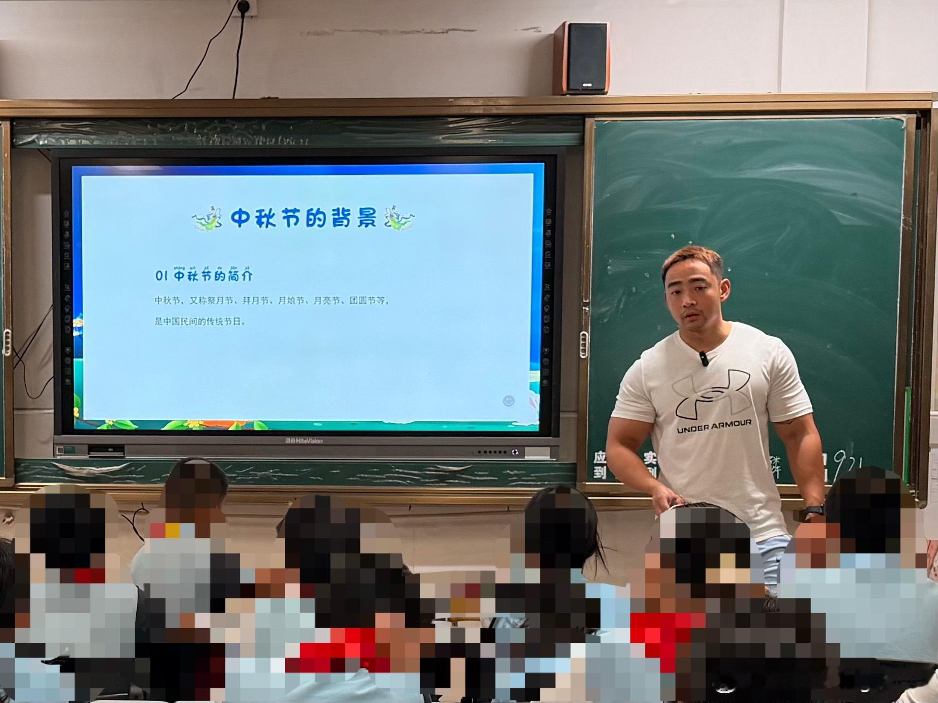 已经开始期待中秋，哪怕三天，我也想快点。 ​​​