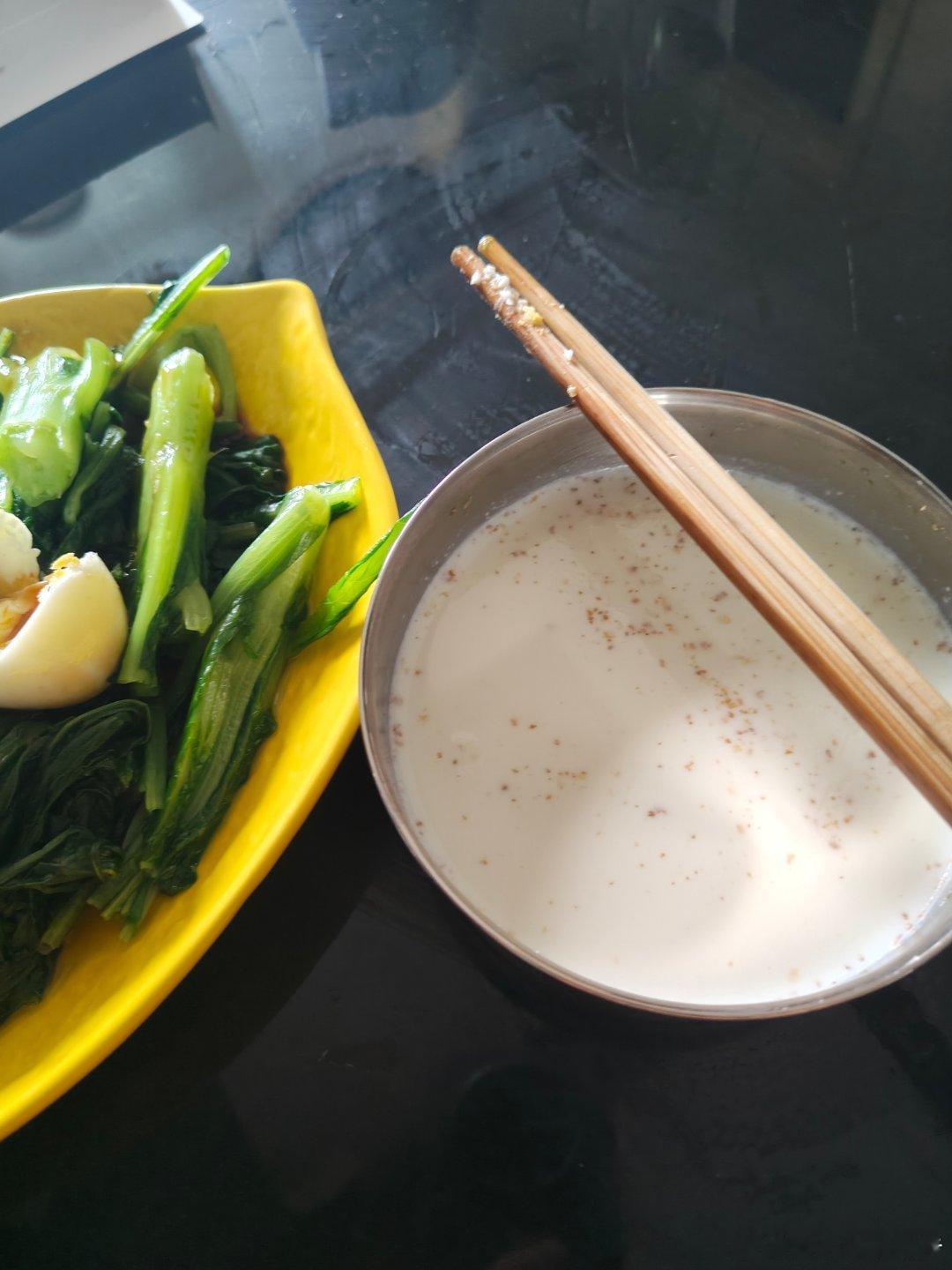 一日之计在于晨。今天闹铃响了，没能起来跑步没关系起得来就晨跑。起不来就夜跑。早餐