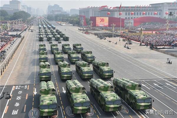 - 100：超音速巡航的“战略利刃”
东风 - 100巡航导弹，别名长剑 - 1