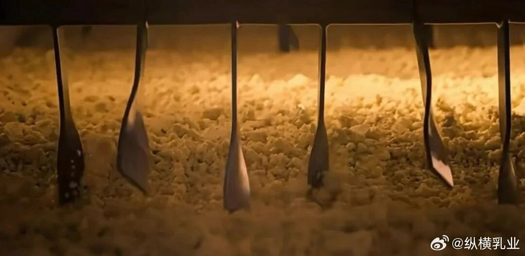 【赛道突围！伊利干了件硬核的大事】当国人还在为"车厘子自由""榴莲自由"奋斗时，