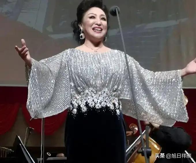 你们没有发现吗？
白丽萍夫妻俩出事走了。
两个人一辈子没要子女，现在留下一大堆家