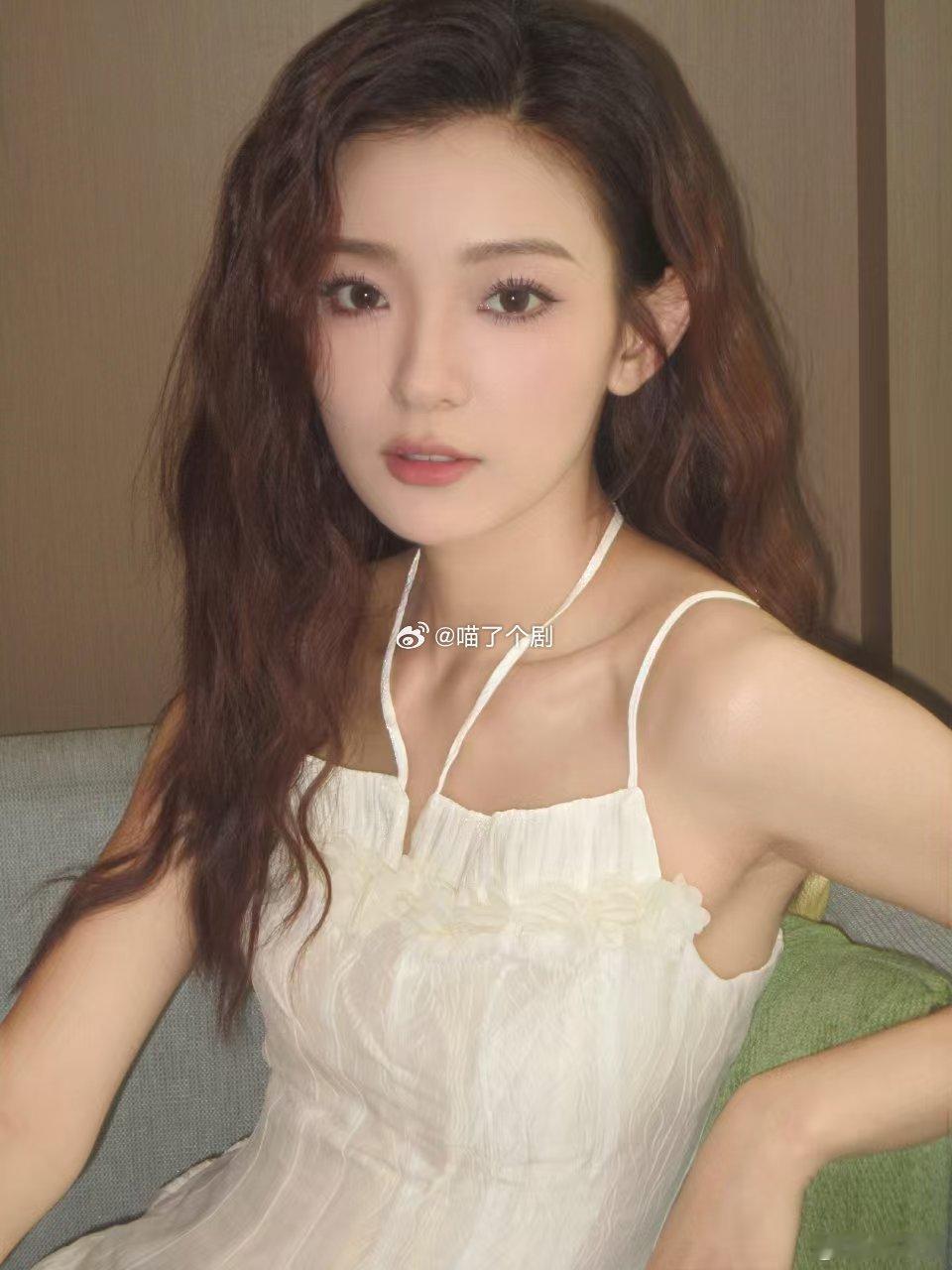 罗予彤清纯女大罗予彤乘风2025ccd 罗予彤分享乘风2025的一组ccd，清纯