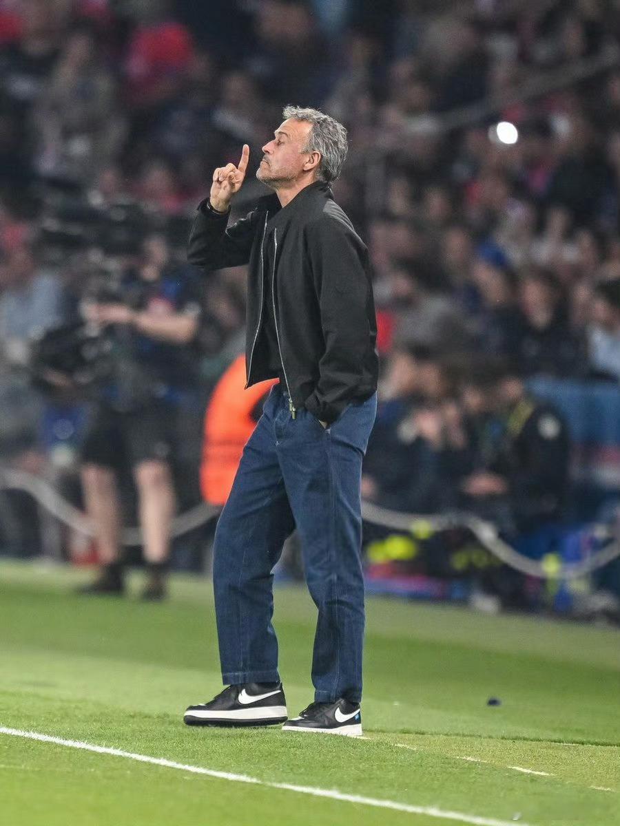 5-4豪门巅峰鏖战！欧冠半决赛封神，恩里克77场超越瓜迪奥拉封神欧冠赛场再添传世