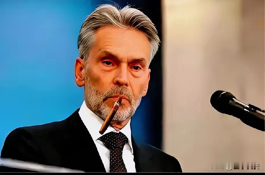 荷兰态度大转变！中国巧妙应对芯片短缺，全球汽车制造商松了一口气

就在昨天，全球