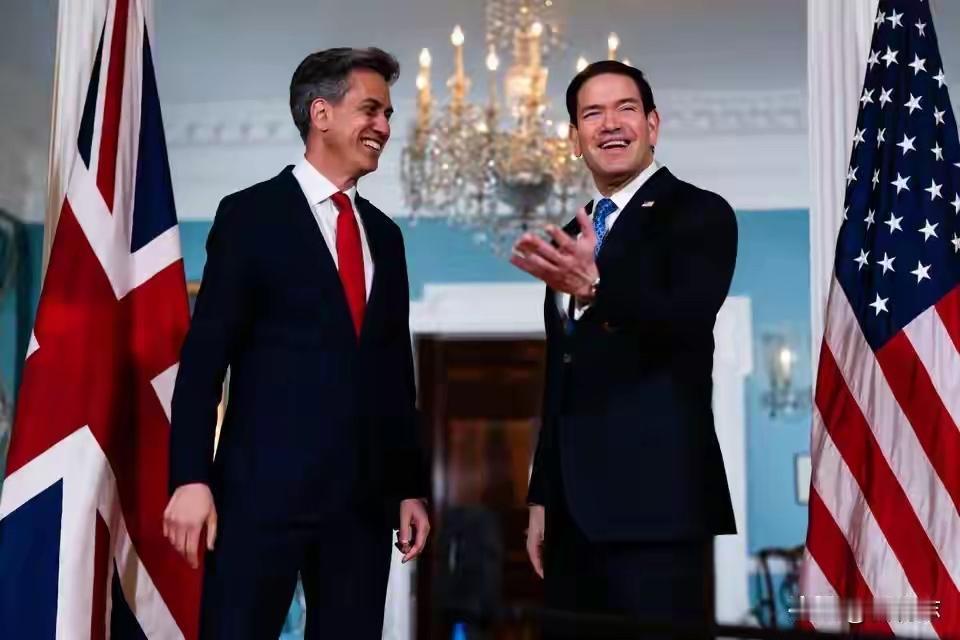 旧账被当众翻出！英外相访美尴尬碰壁

8月6日，英国新任外交大臣米利班德赴美华盛