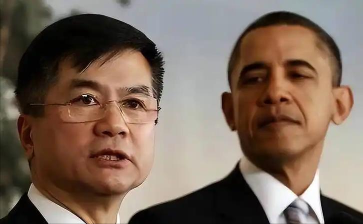他是美国首位华裔州长，在任时疯狂打压中国，卸任后又回中国捞金。+



主要信源