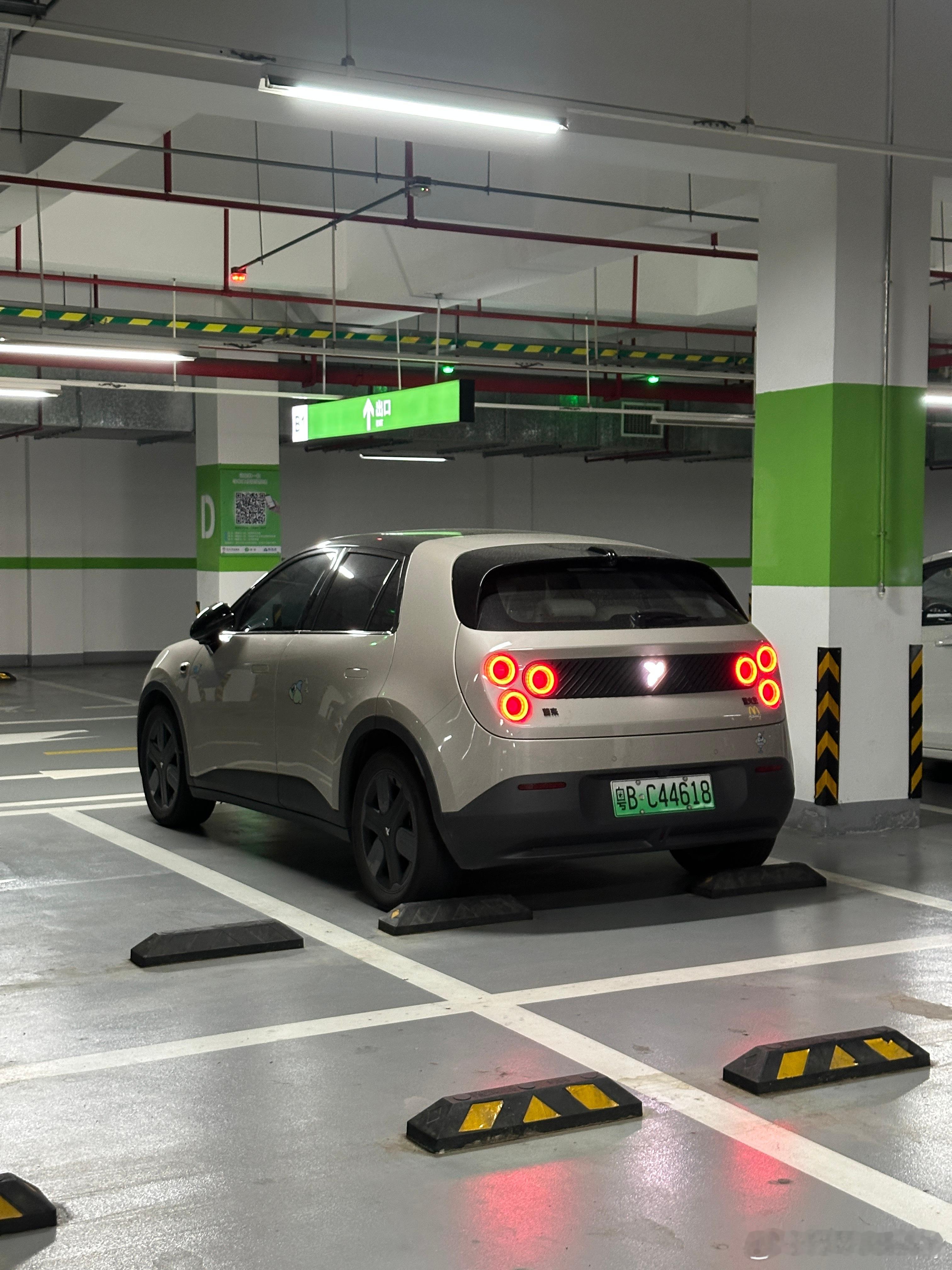 快乐之源蔚来萤火虫汽场全开我与汽车的日常 深圳