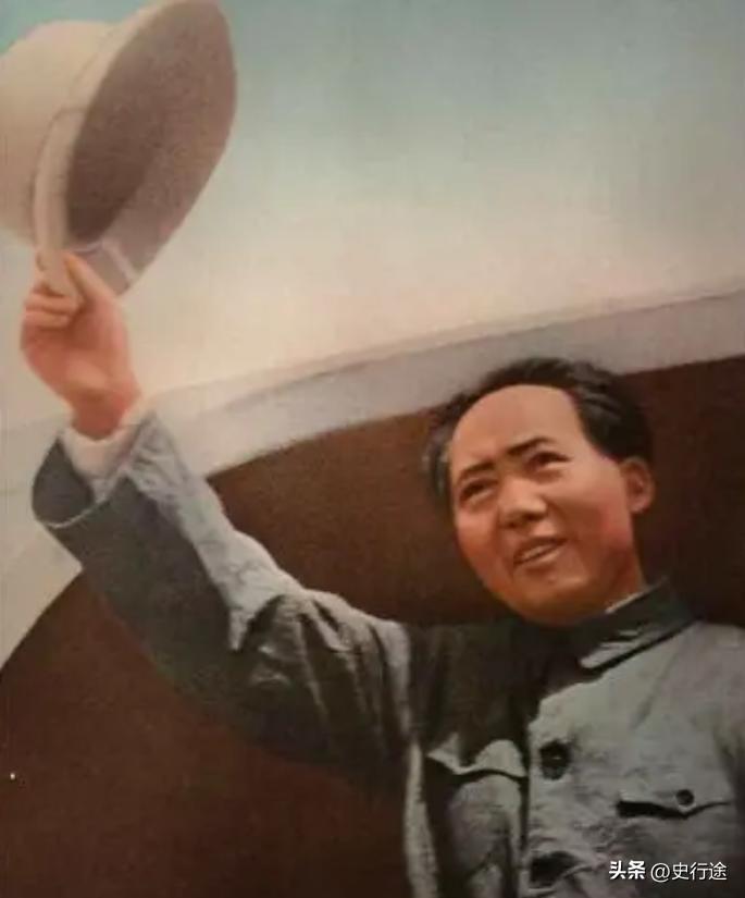 建国后，中央不成文规定：为了保证毛主席的安全，禁止他坐飞机。毛主席多次找空军，要