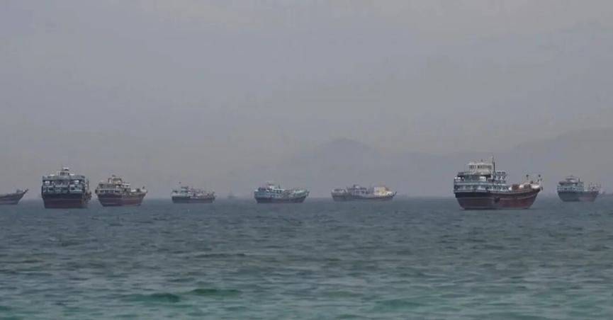 美军再次袭击伊朗油轮，伊朗仅表示抗议，并没有任何的反击动作！消息称，美军8日在霍
