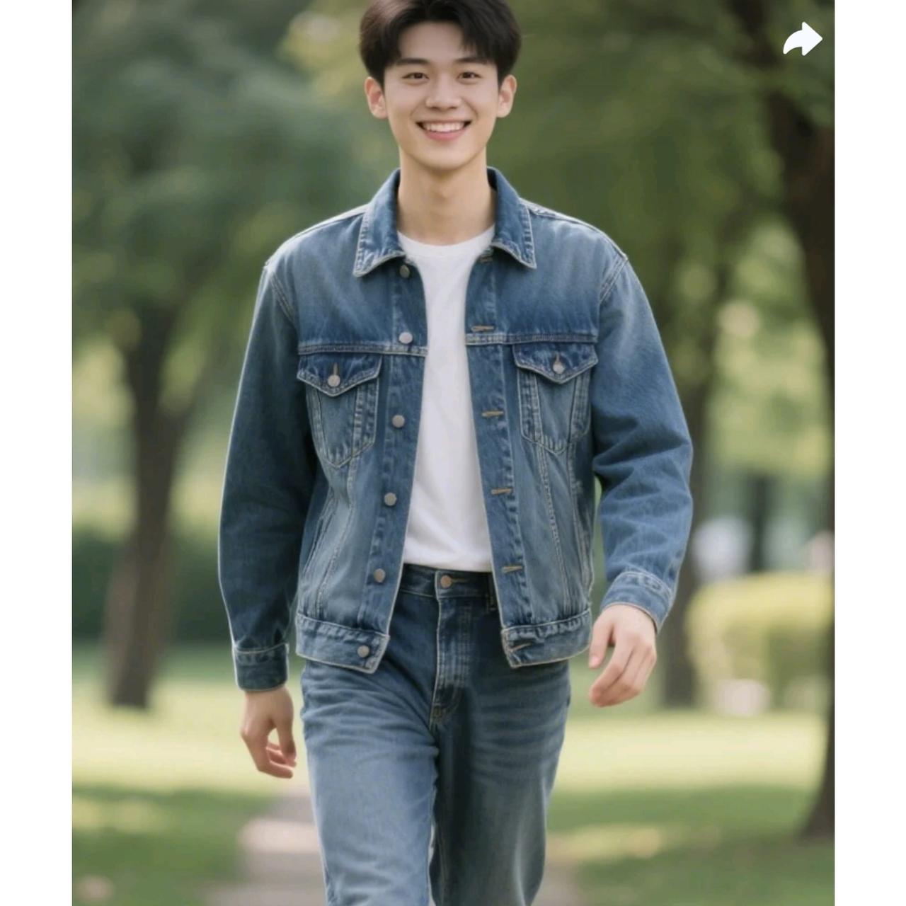 2004年出生的湖南郴州小伙叶龙康，在长沙扛楼一年，从每天搬着几十斤的货爬楼梯、