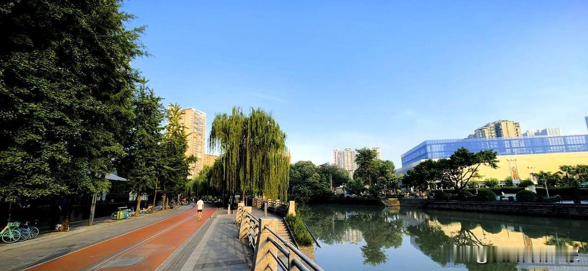 科学研究揭示：慢跑不宜天天跑，这些风险早知道！

不少跑者认为，自己每次跑的里程