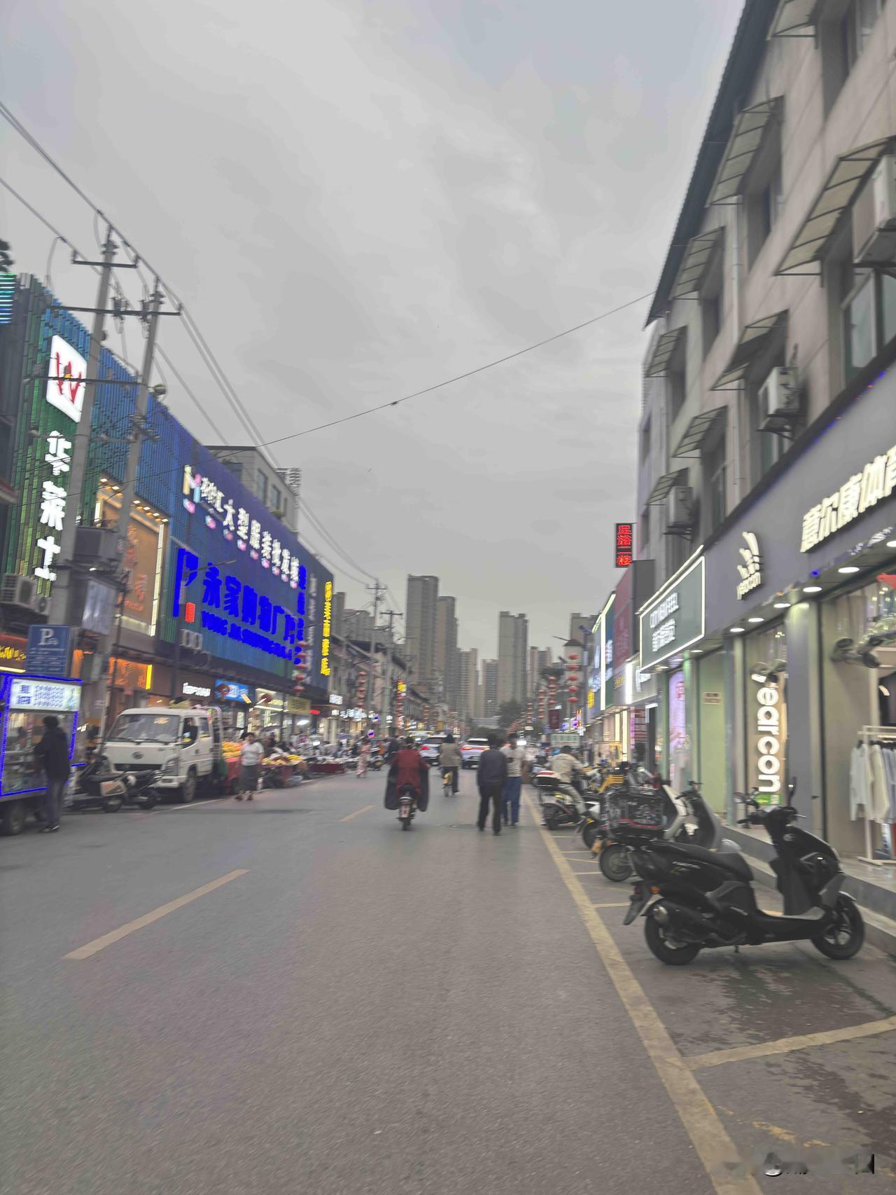 西安北郊杨善村，以前当地人把这里叫羊圈村，这个意思就是以前这里比较荒凉，养羊的人