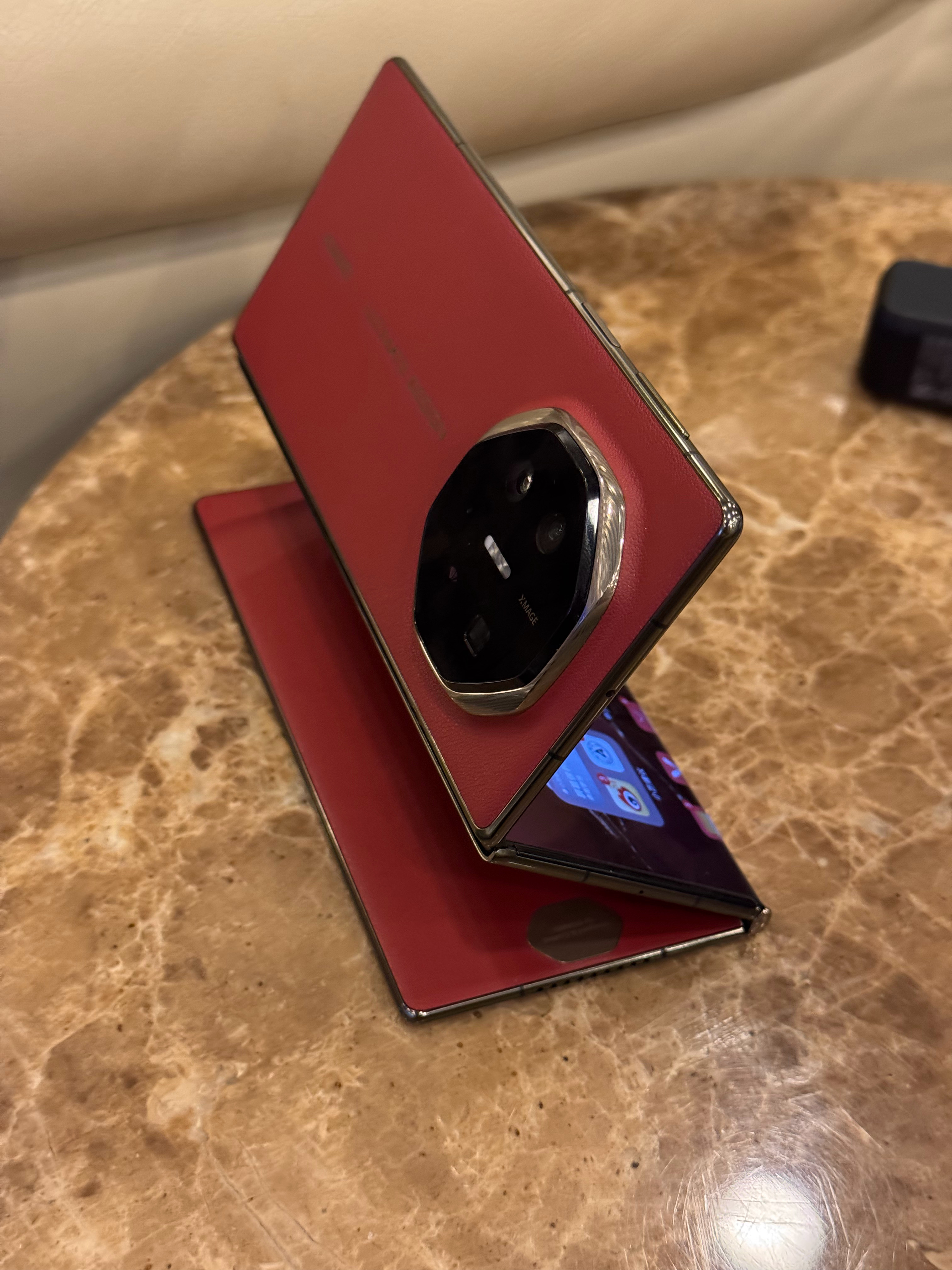 三折叠，怎么折都有面，每次上手都很有新鲜感……高端，太高端了。 ​​​