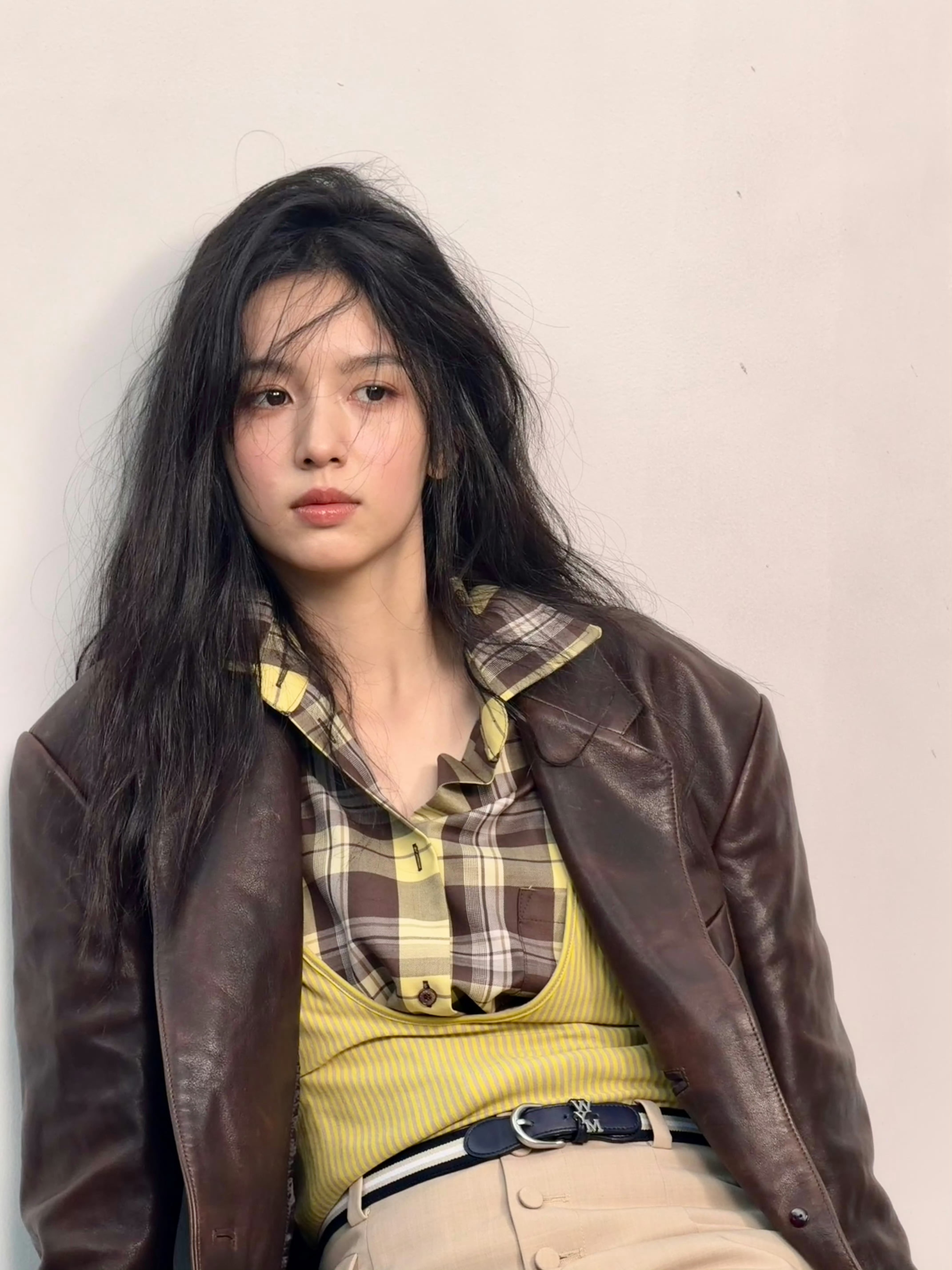 周也大花幼年体无疑了，好美好耐看哇，这慵懒少女感十足～ 