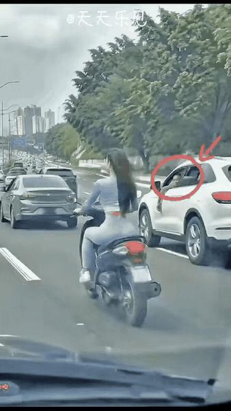 交通部门注意了，城市限速道路没事，可千万别放她们上高速啊！否则车祸不断，后患无穷