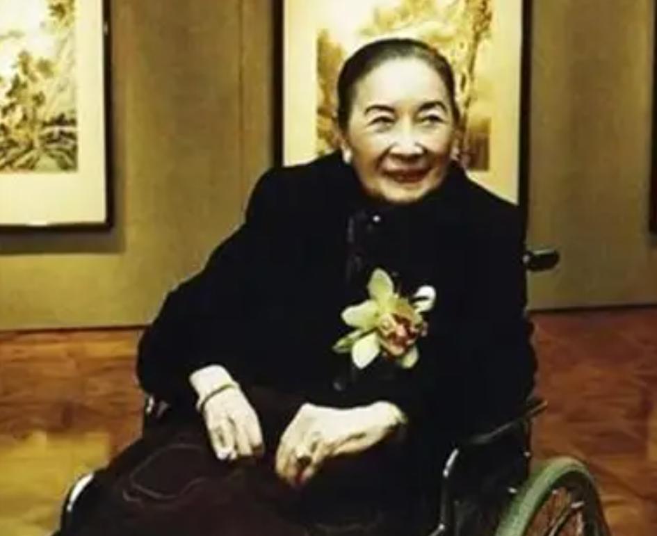 宋美龄的晚年习惯有多特别？身边人回忆：灌肠通便、报纸画眉...


2003年1