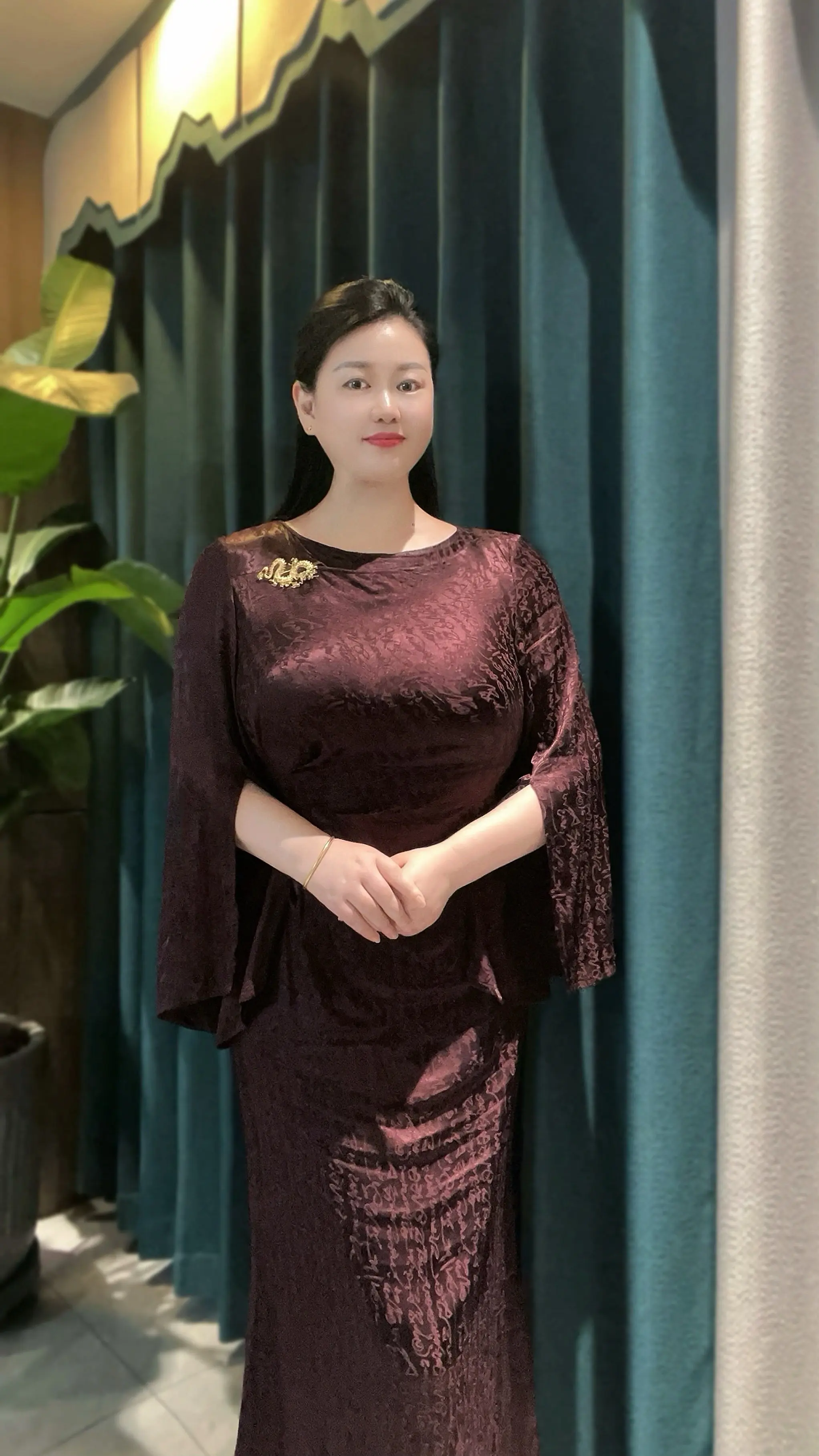 一个人怕孤独，两个人怕被辜负，爱一个人又如何能厮守到老……人因不惜而散...