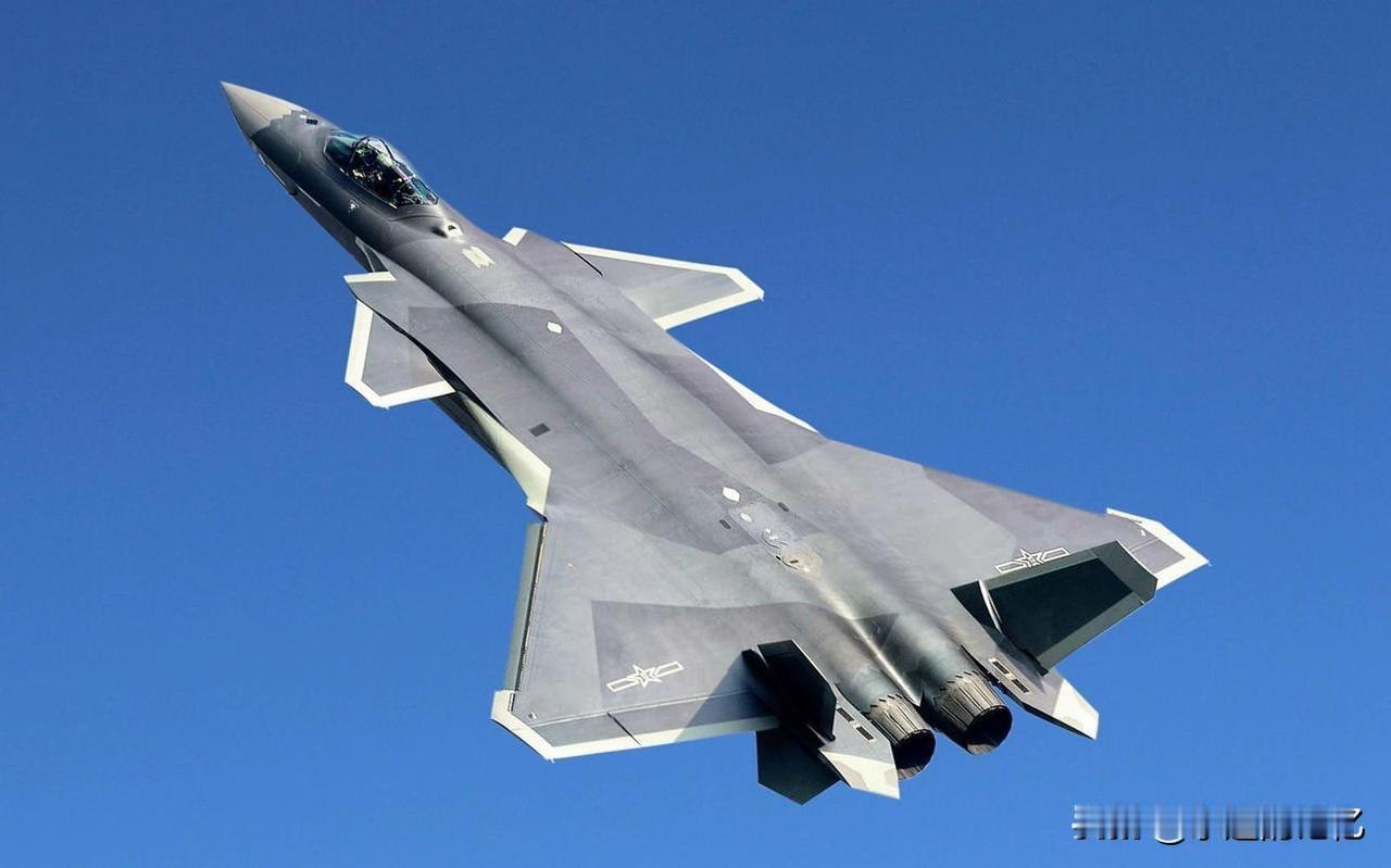 歼-35和歼-20搭配？家人们，那必须是黄金组合啊！呐，你看啊，歼-20是隐形重