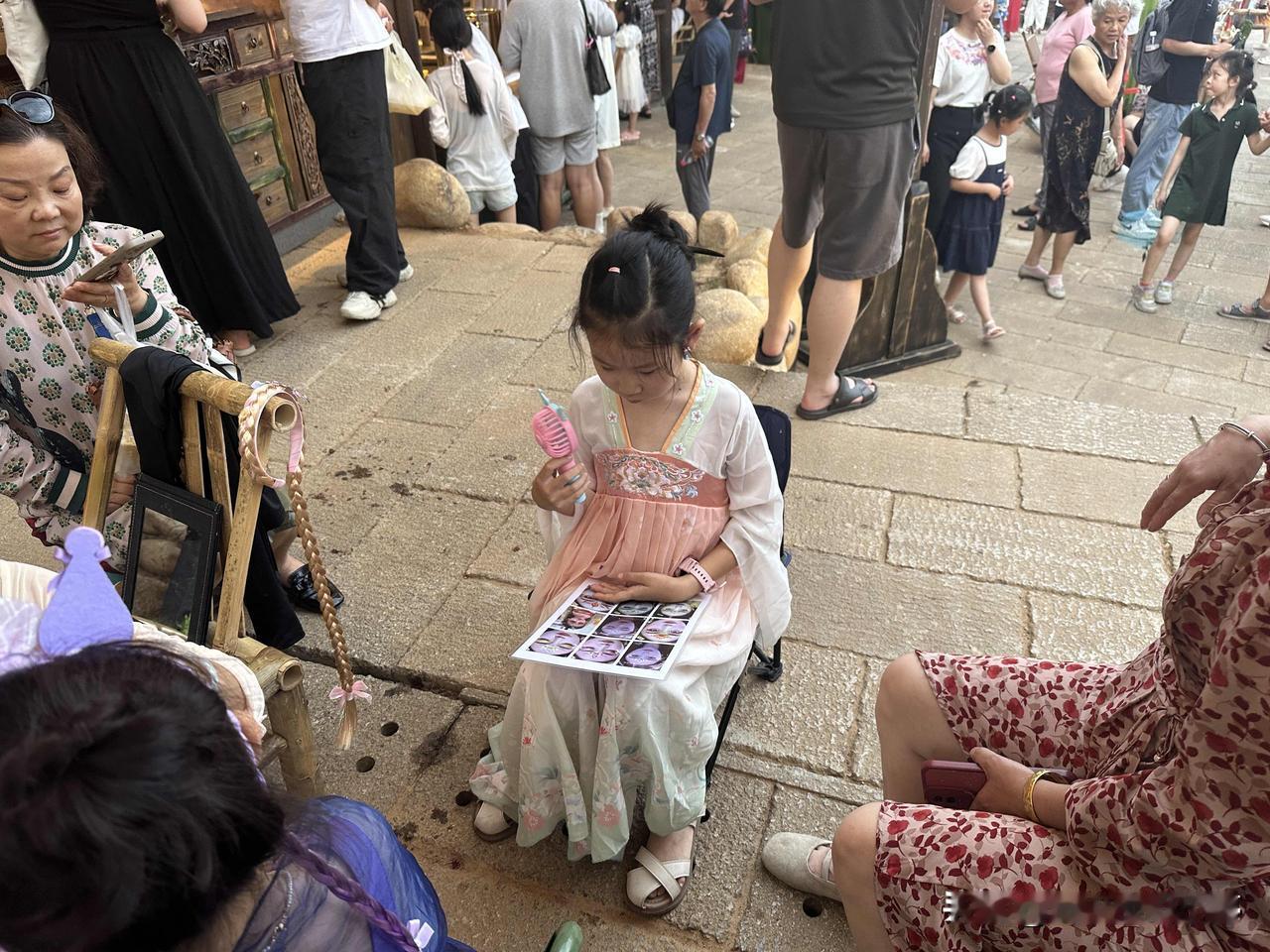 最近生活碎片🧩
家附近多了个风景区——江夏里
        好多人都去打卡了