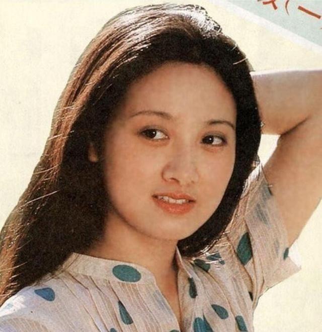 1995年邓婕看中北京奥森公园一块地皮，一平米5100元，总共1000平米！张国