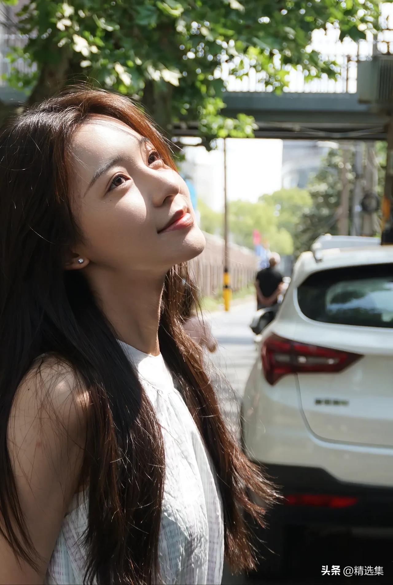 阳光洒落，微风轻拂，美好时光与你共享。🌞💕