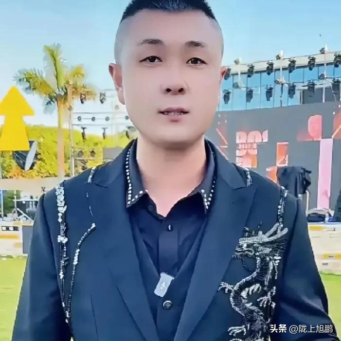 太原老葛大舞台带火🔥了《阿刁》这首歌
在大舞台，四川籍歌手都喜欢唱《阿刁》，这