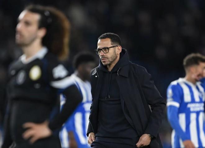 以下是《卫报》的分析切尔西在与罗塞尼尔签约仅三个月后解雇了他，原因是球队近期的糟