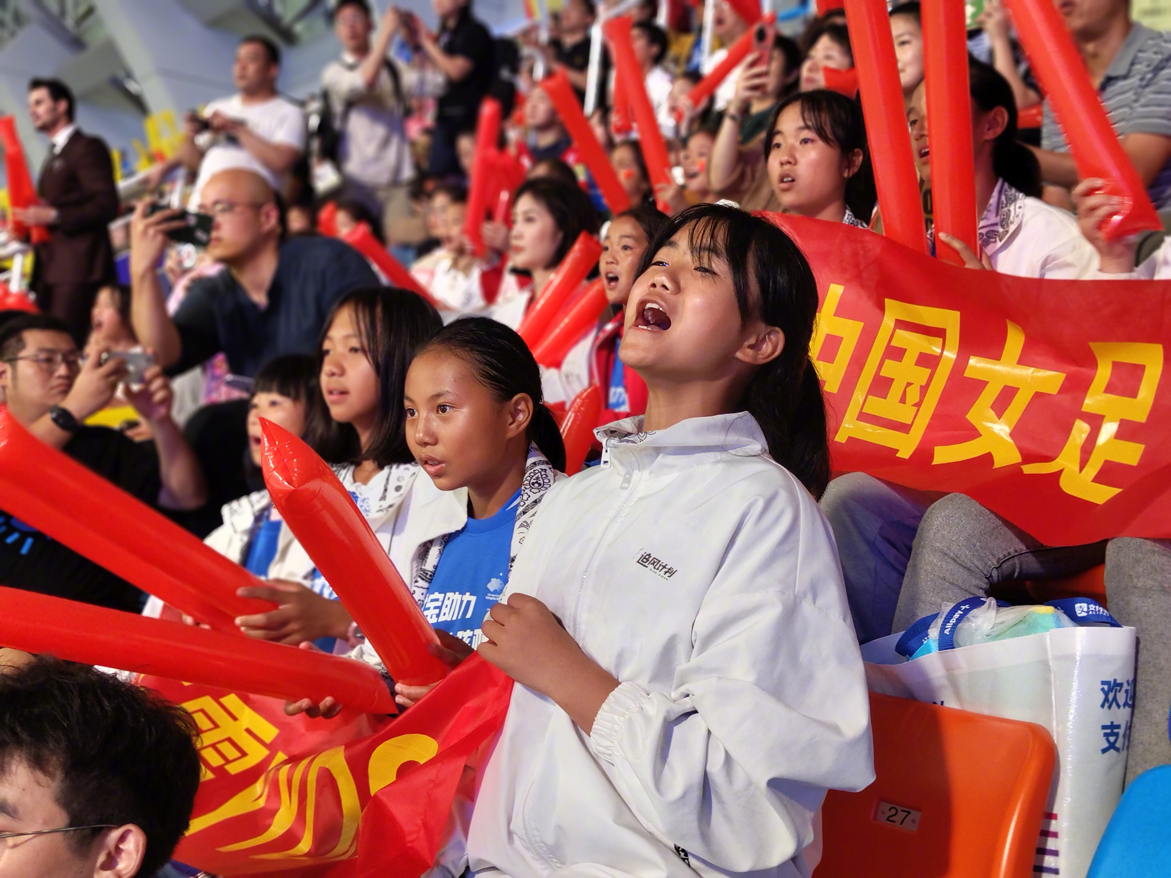 #王霜和追风女孩的约定实现了#，真的好感谢这种公益行为谁懂！！看到“追风女孩”们