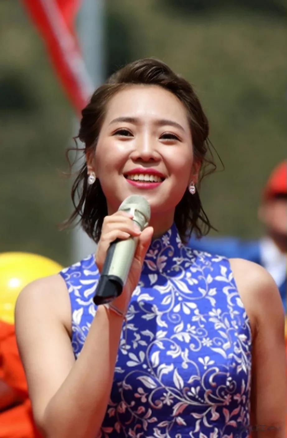 刀郎回忆往事:17岁的时候，父亲让我考音乐学院，我不觉得非要进大学，就赌气，吵着