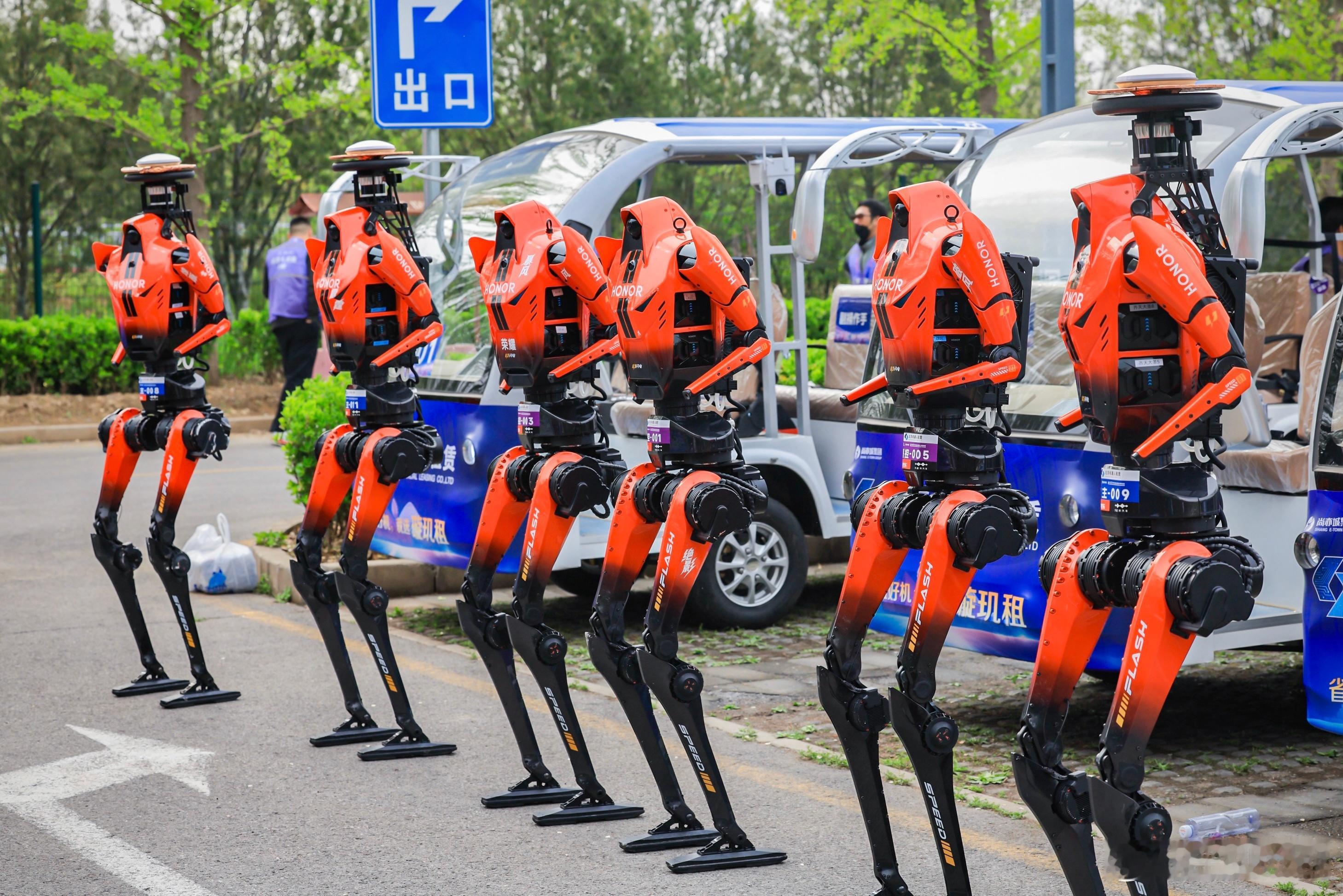 亦庄机器人半马，首次参赛的荣耀打破人类半马纪录包揽前六，实现碾压式超越。主要还是