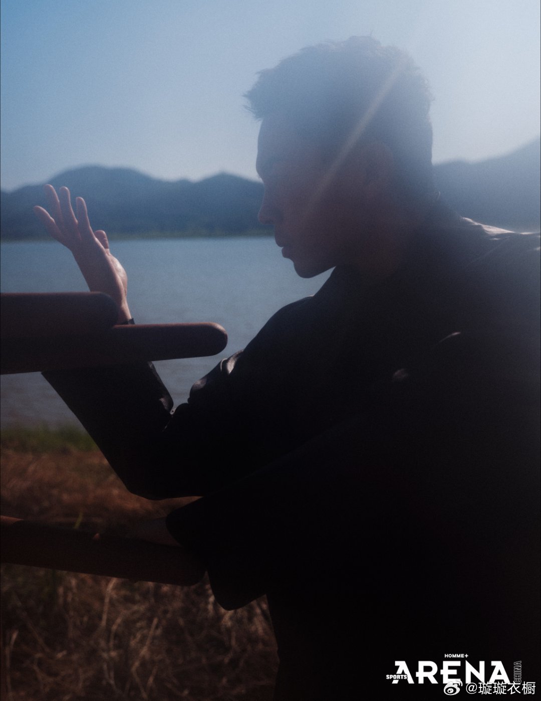 水袖惊起碎银光 拳脚藏着山与湖的呼吸 侧立如松 动静皆是江湖诗行 谢苗ARENA