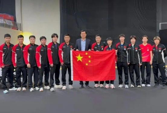 墙都不扶（服），就只服你印度！

亚锦赛女团决赛一打完，所有人都等着颁奖呢，队员