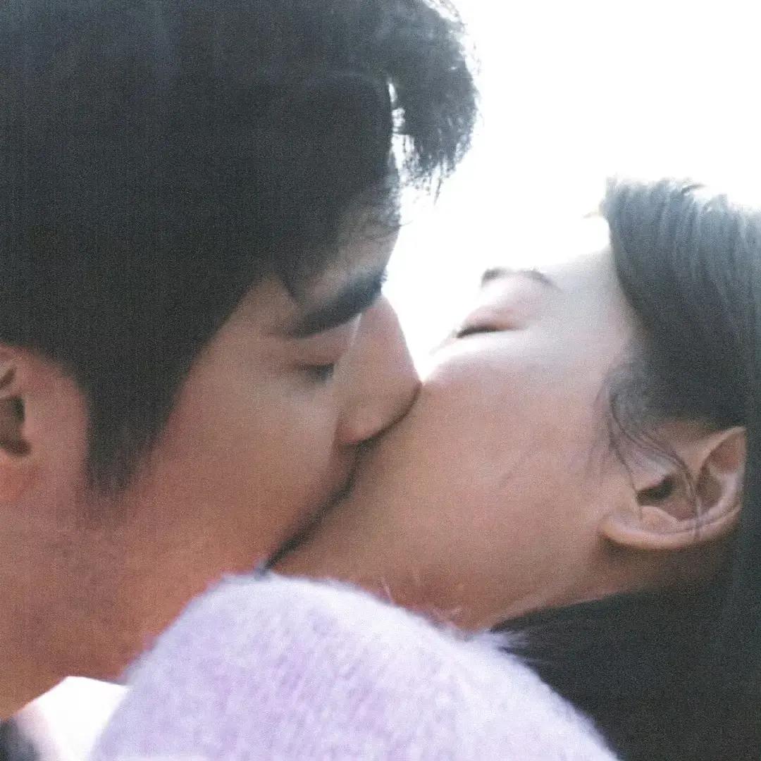 《问心》番外7-8：纵欲销魂一夜，林逸要了还想要，周筱风升职
《问心》是一部暖心