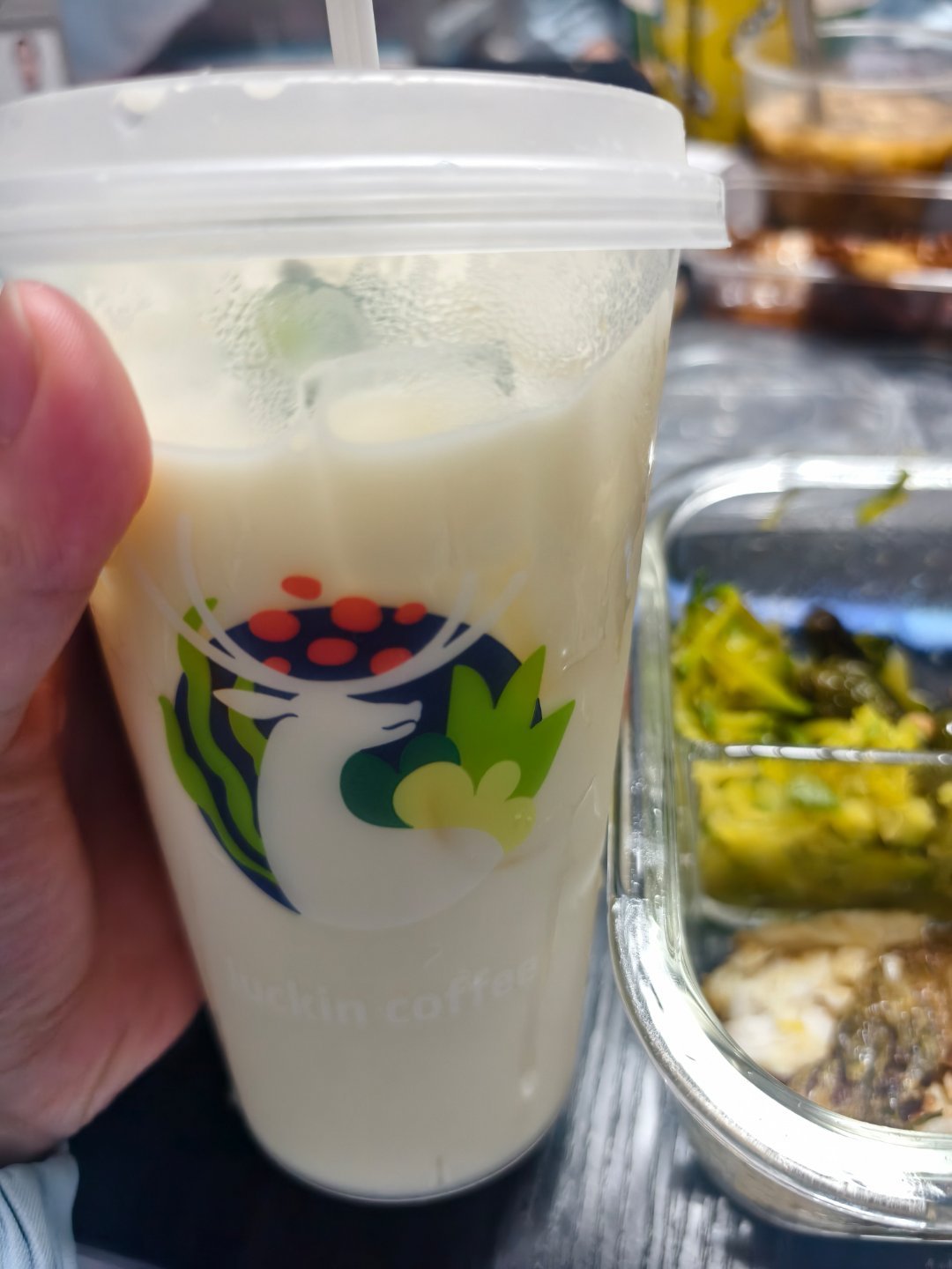 小青桔茉莉冰奶好喝！ 