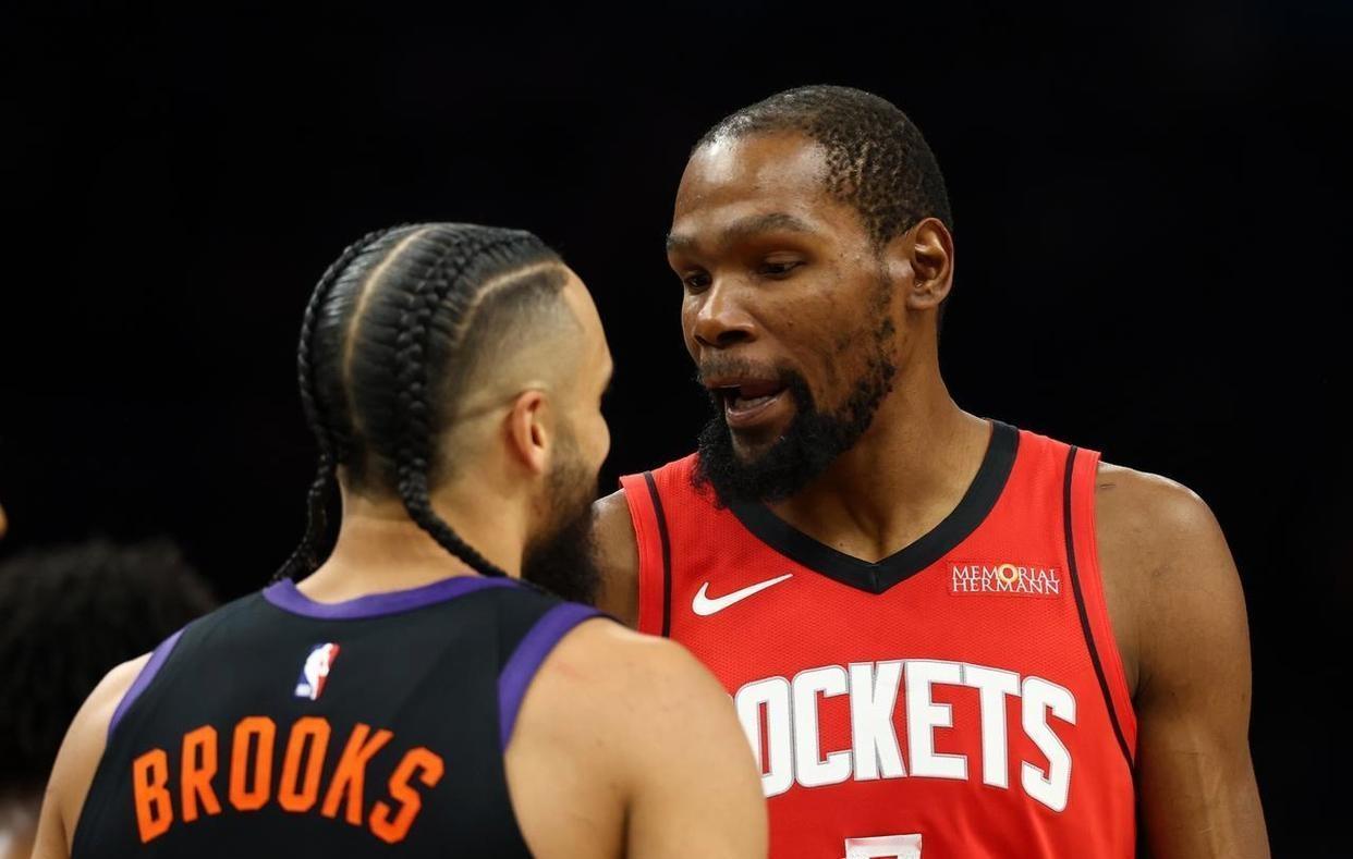 真不知道狄龙有什么牛的？杜兰特最差赛季也比他最好赛季强不少！

昨天火箭客场挑战