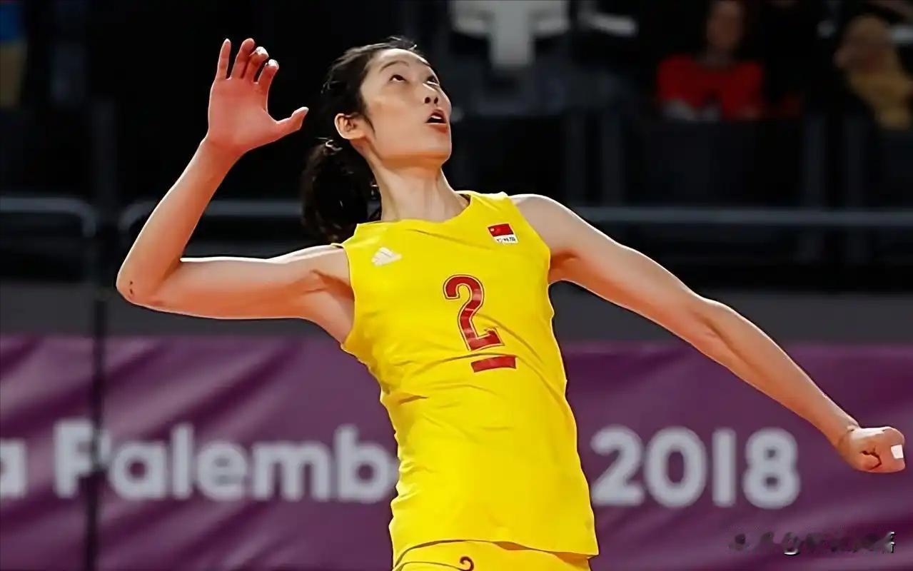 朱婷，曾担任中国女排队长，现效力于意大利科内利亚诺俱乐部。

朱婷1994年出生