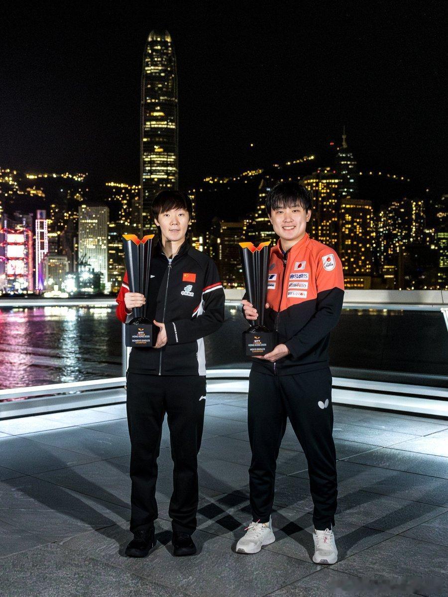 wtt年终总决赛25张本智和 “一边沉醉于眼前的夜景，一边庆祝这场胜利”（机翻）