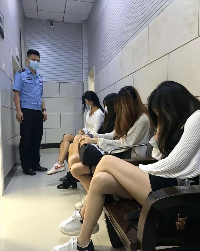 一般人养不起，
养得起的又看不上。