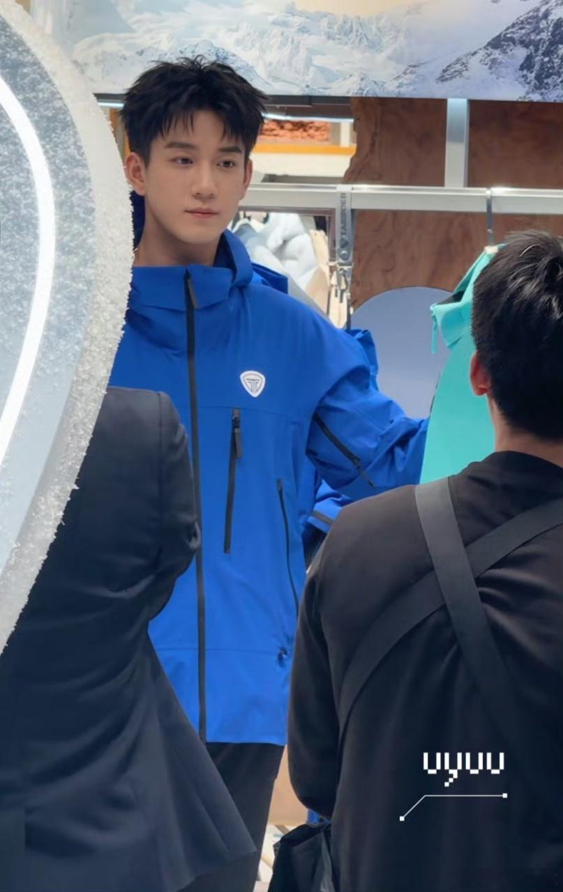 王子奇和男大有什么区别 根本就是没有任何区别的程度好吗？这张脸完全就是少年感十足