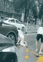 大街上一个大老爷们被老婆死死按在柏油马路上摩擦，打不还手骂不还口，这到底算窝囊还
