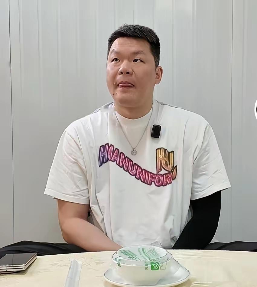 朱芳雨不仅做总经理厉害，很多年轻球迷还不知道他打球也厉害。CBA第一个10000